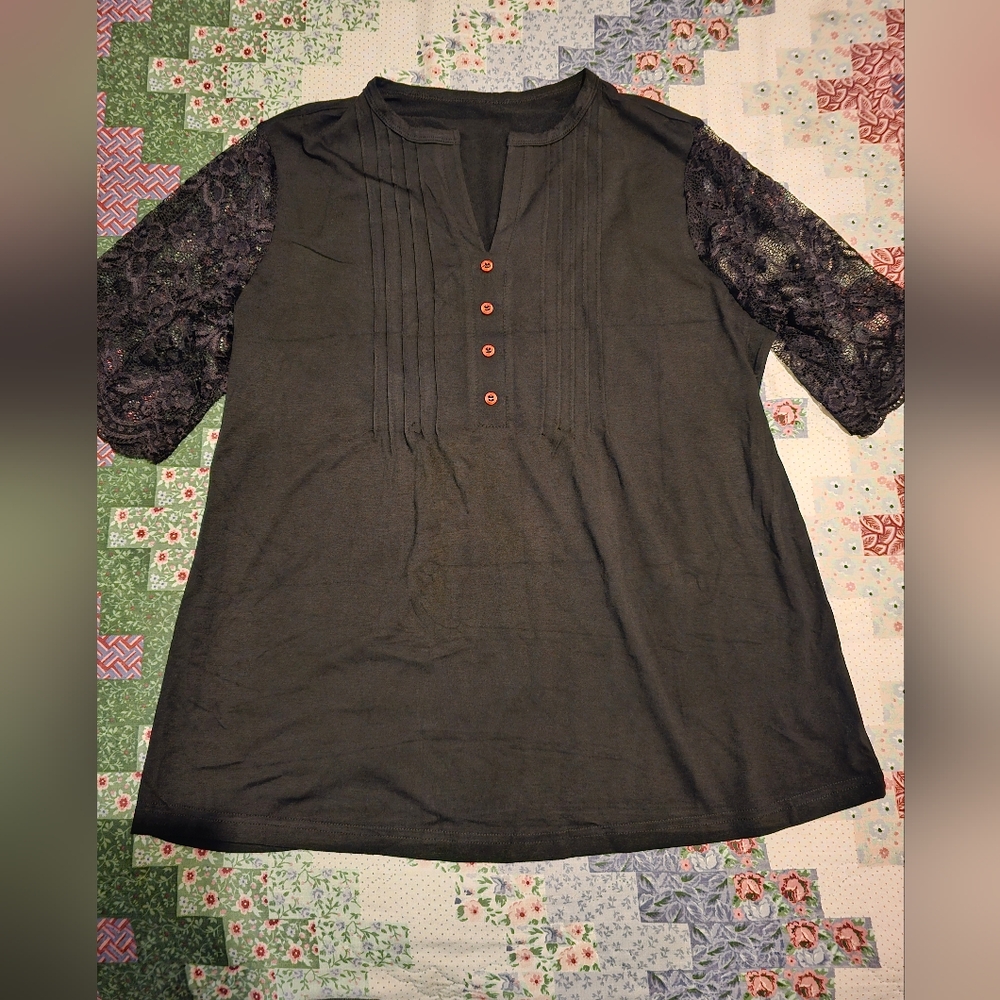 NWOT Womens Black Top With Lace Sleeves
